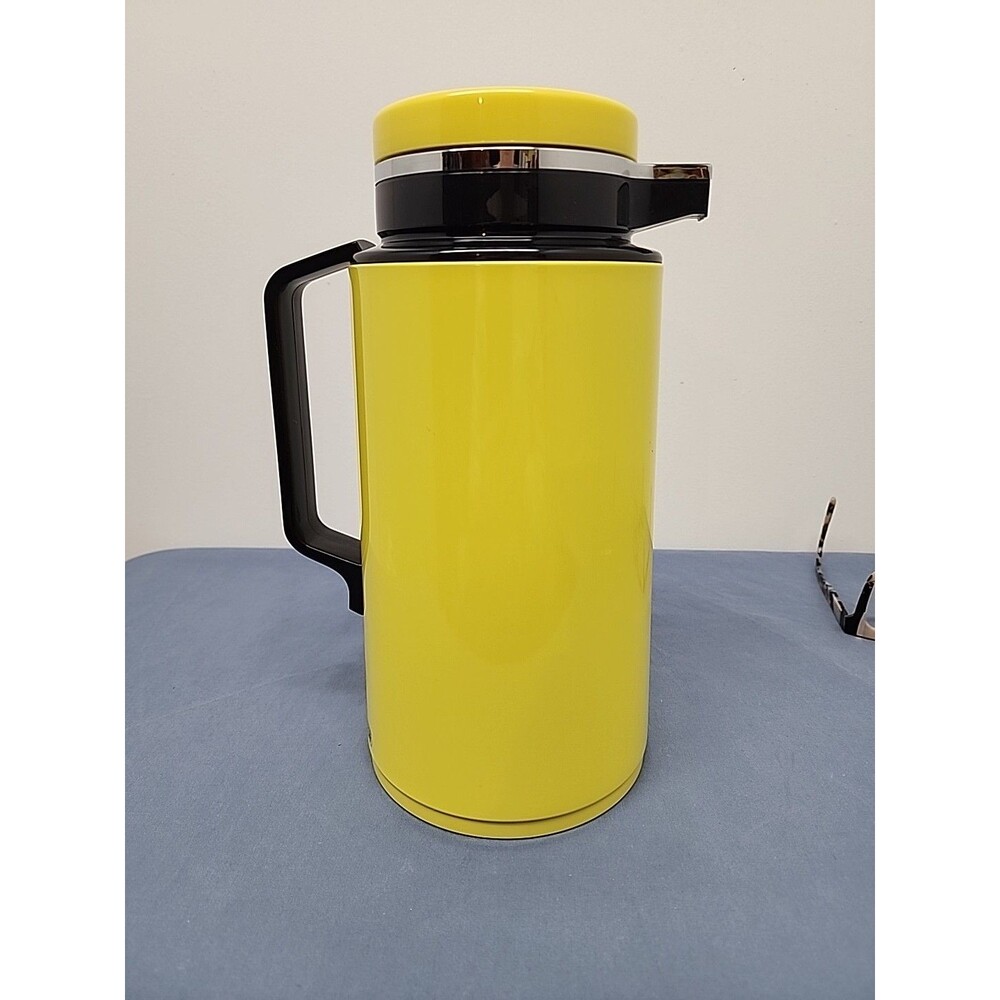 Vintage Crown Corning Thermique 1 Qt  Hot Beverage Server 1984